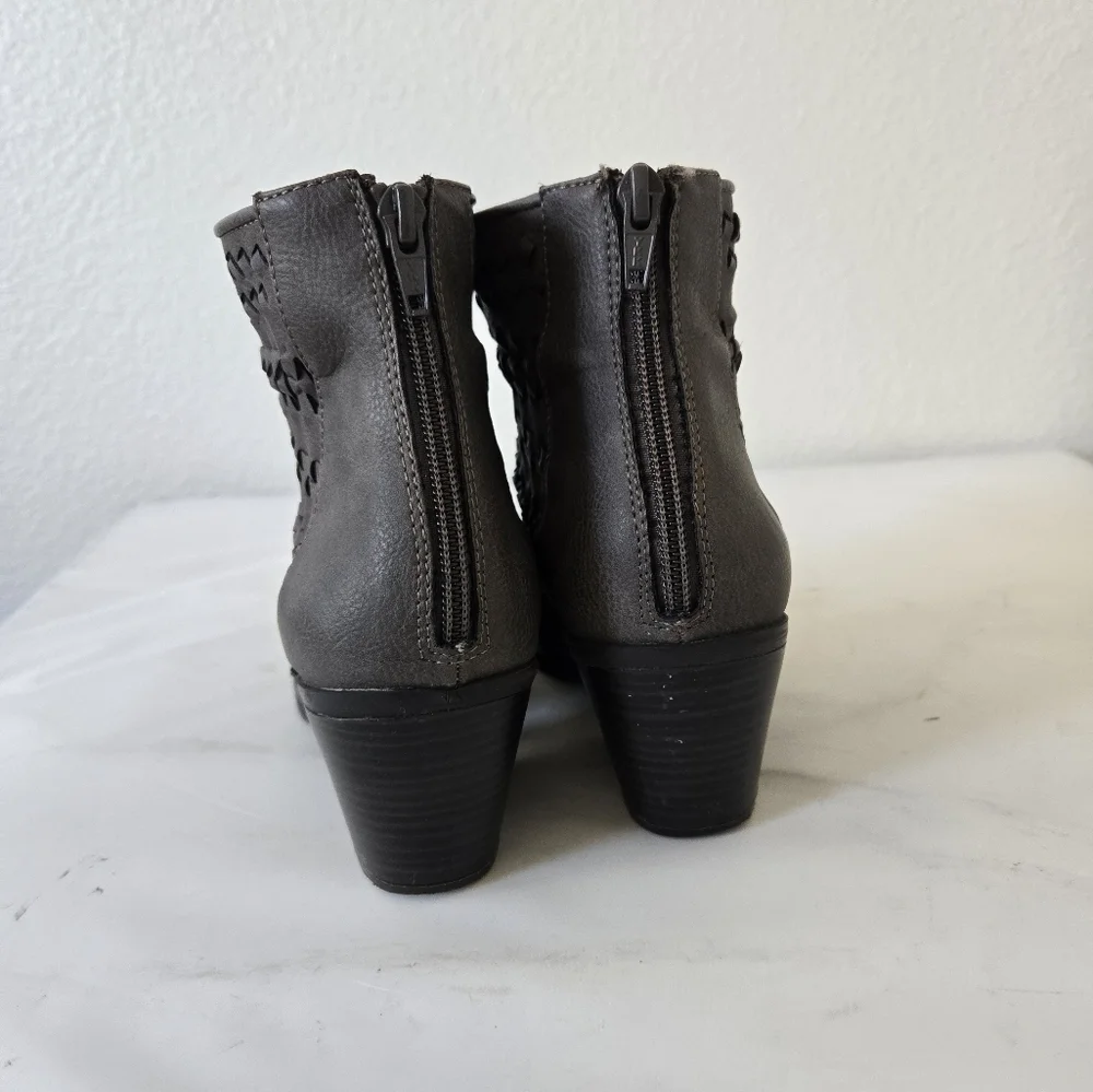 SEVEN DIALS Quinn‎ Woven Western Cowgirl Ankle Booties Women's size 7.5